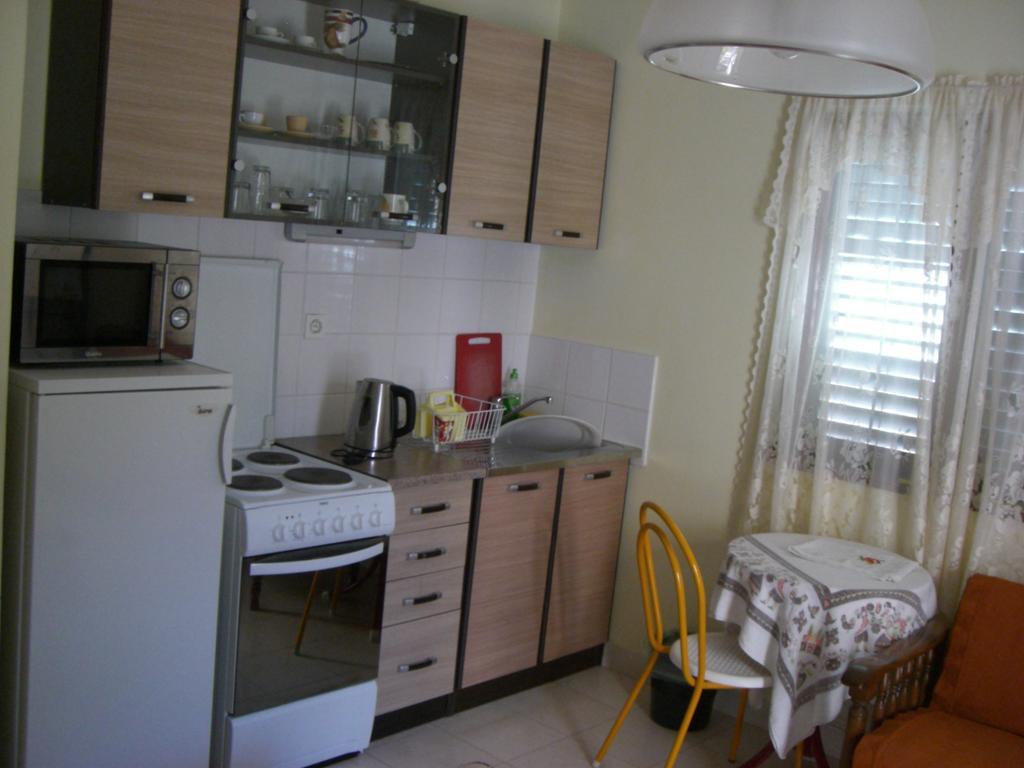 Apartments Anini Dvori Promajna Phòng bức ảnh